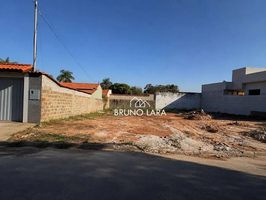 Foto 1 de Terreno / Lote à venda, 360m2 em Igarape - MG