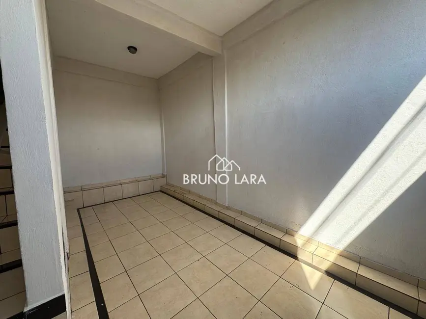 Foto 2 de Casa com 3 quartos para alugar, 300m2 em Igarape - MG