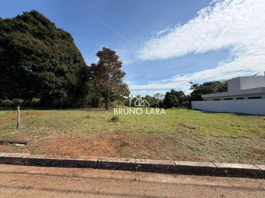 Foto 2 de Terreno / Lote à venda, 597m2 em Igarape - MG