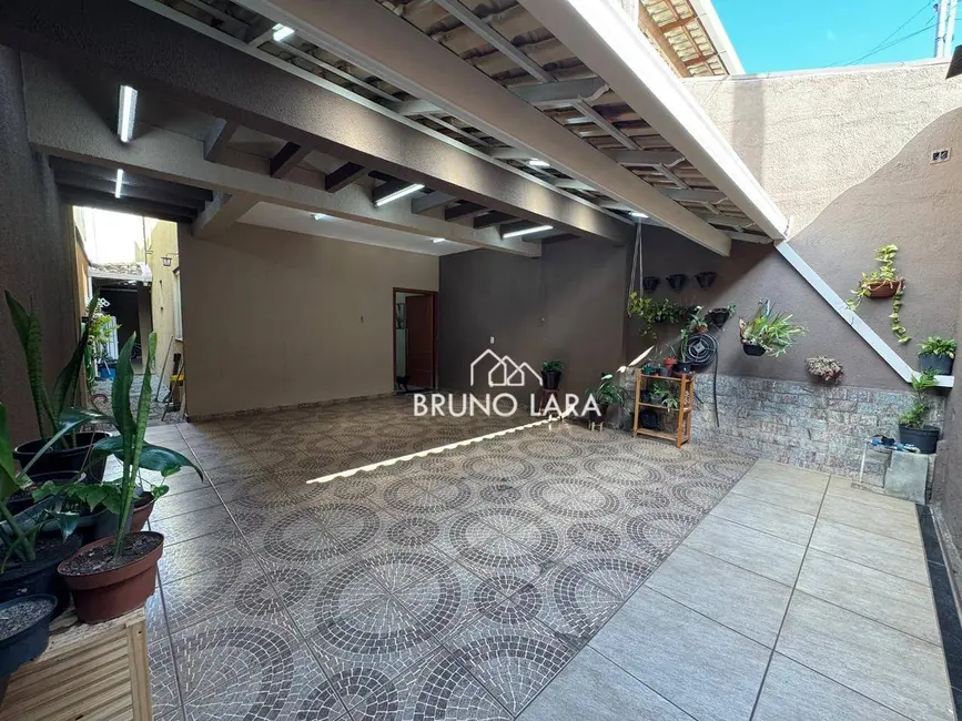 Foto 2 de Casa com 3 quartos à venda, 126m2 em Parque das Acácias, Betim - MG
