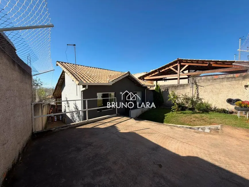 Foto 1 de Casa com 2 quartos à venda, 180m2 em Sao Joaquim De Bicas - MG