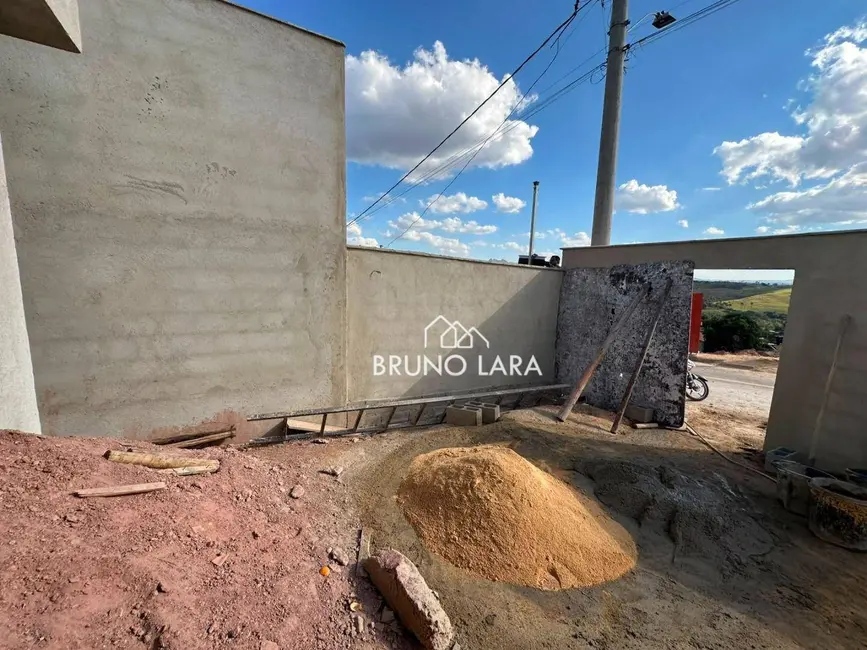 Foto 2 de Casa com 2 quartos à venda, 120m2 em Sao Joaquim De Bicas - MG