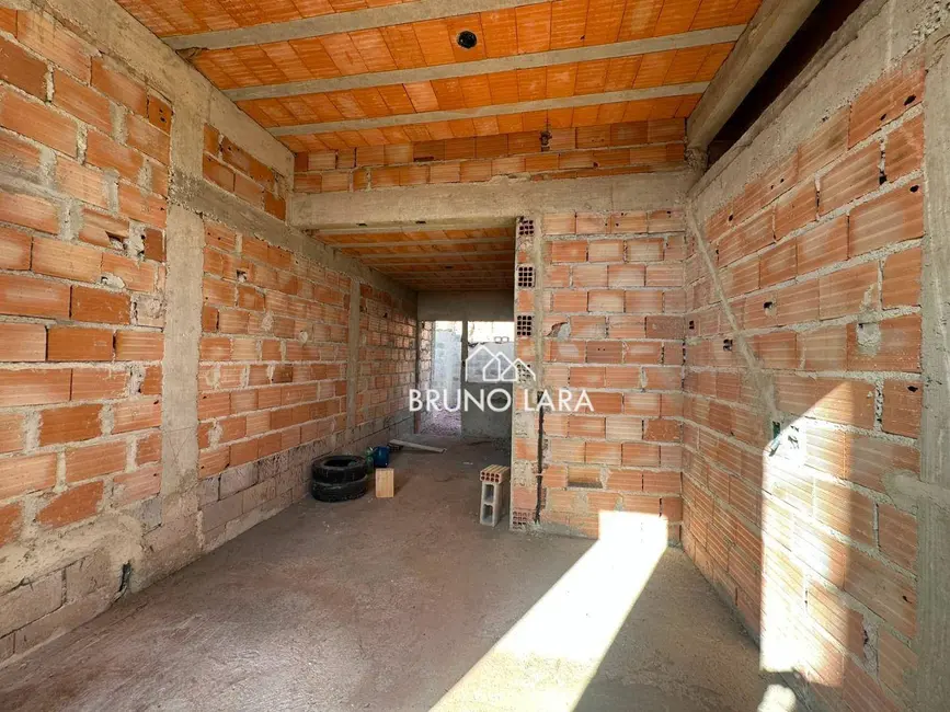 Foto 4 de Casa com 2 quartos à venda, 120m2 em Sao Joaquim De Bicas - MG