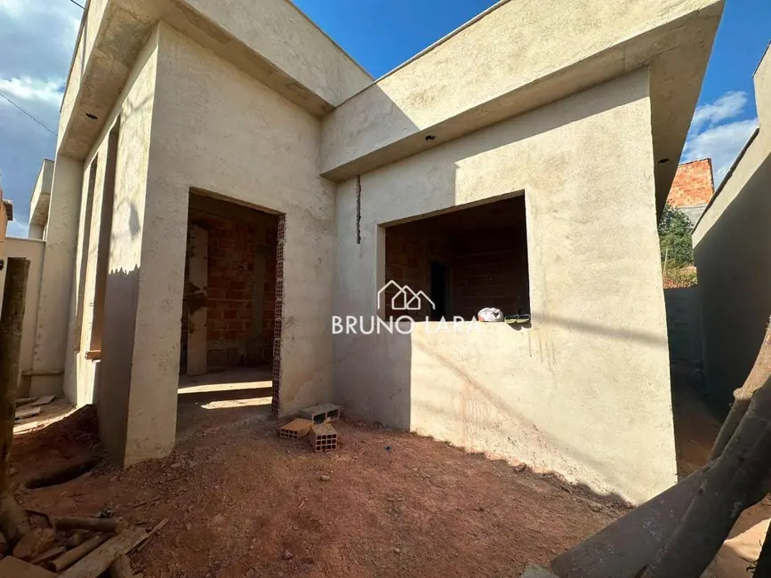 Foto 1 de Casa com 2 quartos à venda, 120m2 em Sao Joaquim De Bicas - MG