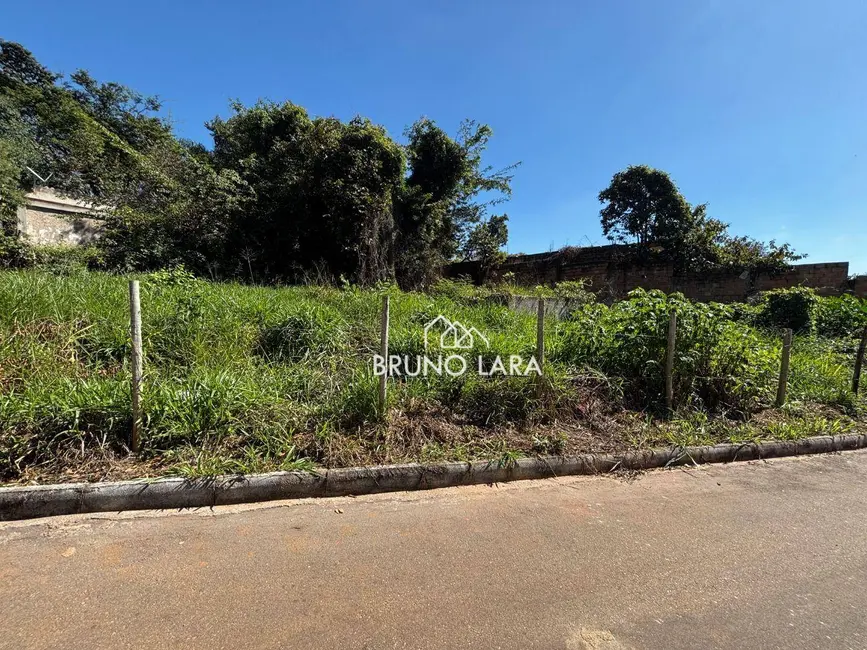 Foto 1 de Terreno / Lote à venda, 514m2 em Igarape - MG