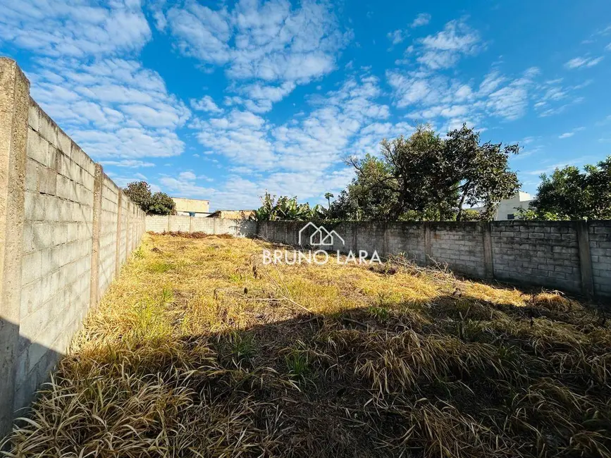 Foto 2 de Terreno / Lote à venda, 360m2 em Igarape - MG