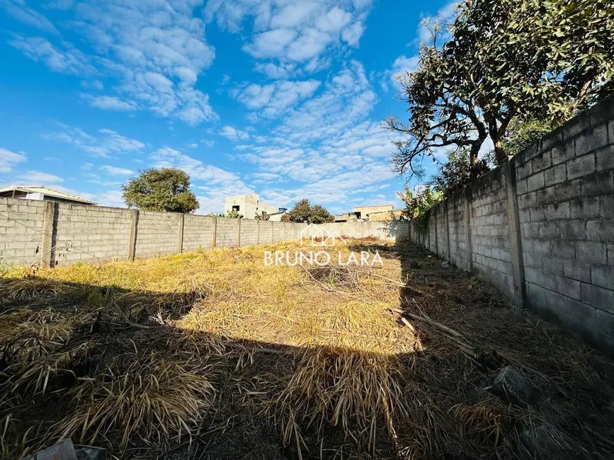 Foto 1 de Terreno / Lote à venda, 360m2 em Igarape - MG