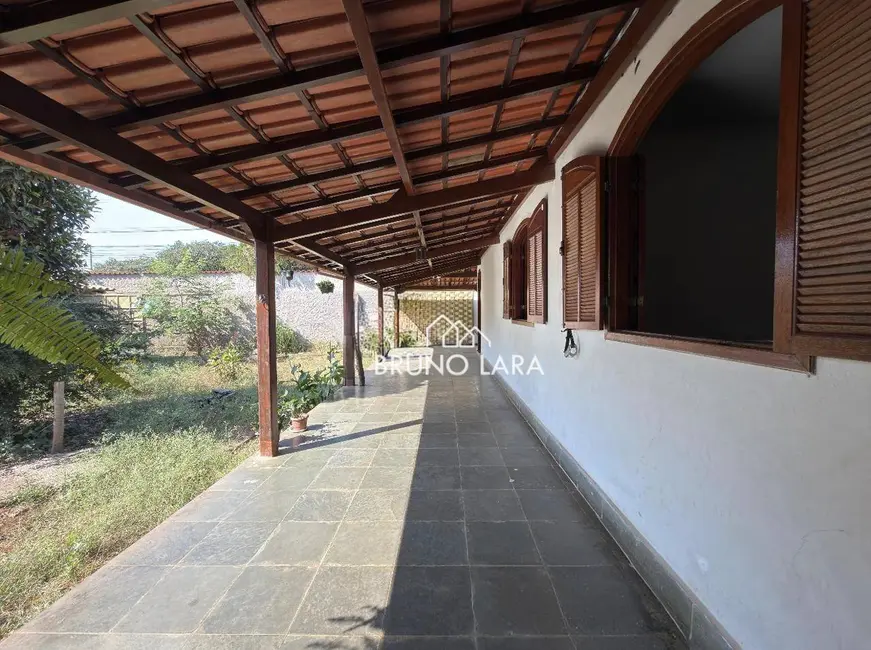 Foto 2 de Casa com 3 quartos à venda, 360m2 em Sao Joaquim De Bicas - MG