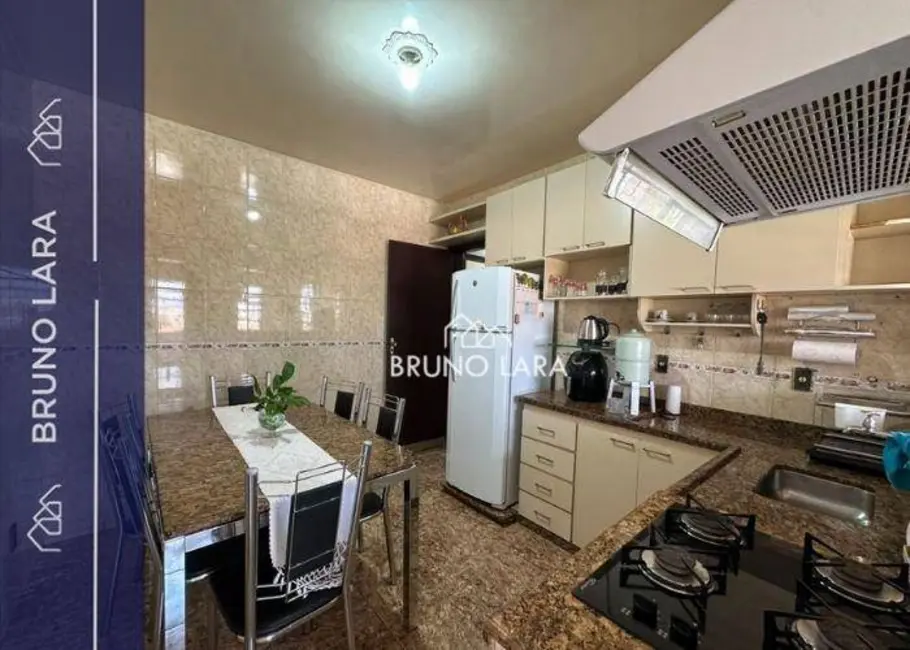 Foto 1 de Casa com 3 quartos à venda, 360m2 em Senhora das Graças, Betim - MG