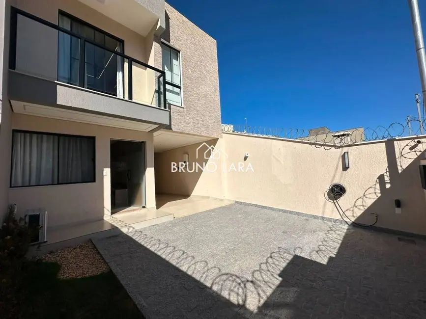 Casa com 3 quartos à venda, 180m2 em Guarujá Mansões, Betim - MG - imagem 1 Foto 1 de Casa com 3 quartos à venda, 180m2 em Guarujá Mansões, Betim - MG