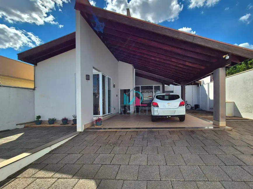 Foto 2 de Casa com 3 quartos à venda, 350m2 em Residencial Cambuy, Araraquara - SP