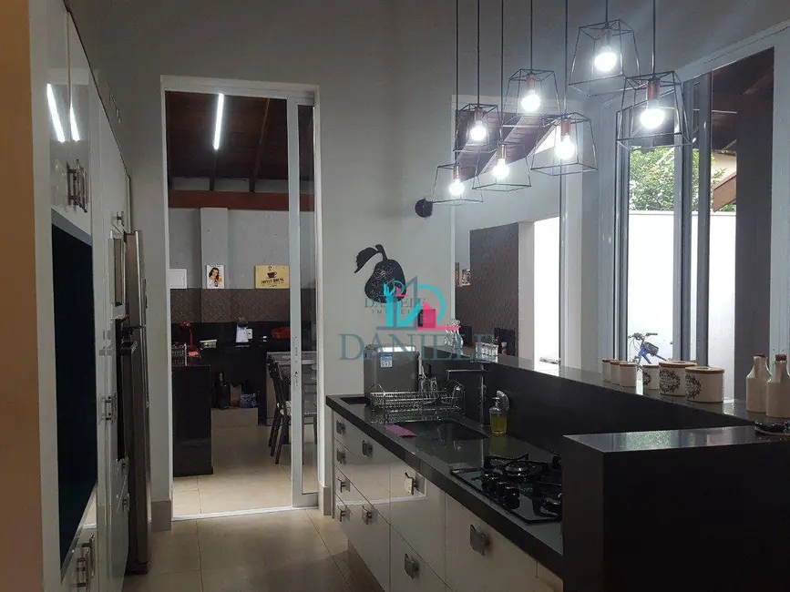 Foto 6 de Casa com 3 quartos à venda, 350m2 em Residencial Cambuy, Araraquara - SP