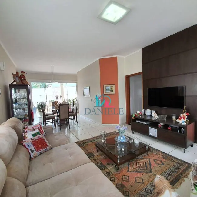 Foto 2 de Casa de Condomínio com 3 quartos à venda, 420m2 em Parque Residencial Damha, Araraquara - SP