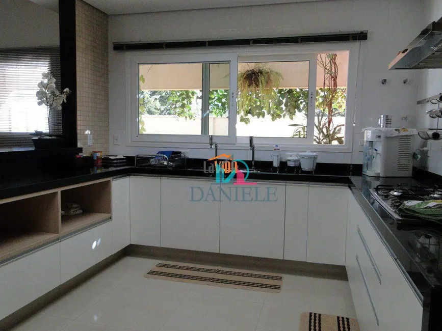 Casa de Condomínio com 3 quartos à venda, 990m2 em Parque Residencial Damha, Araraquara - SP - imagem 3 Foto 3 de Casa de Condomínio com 3 quartos à venda, 990m2 em Parque Residencial Damha, Araraquara - SP