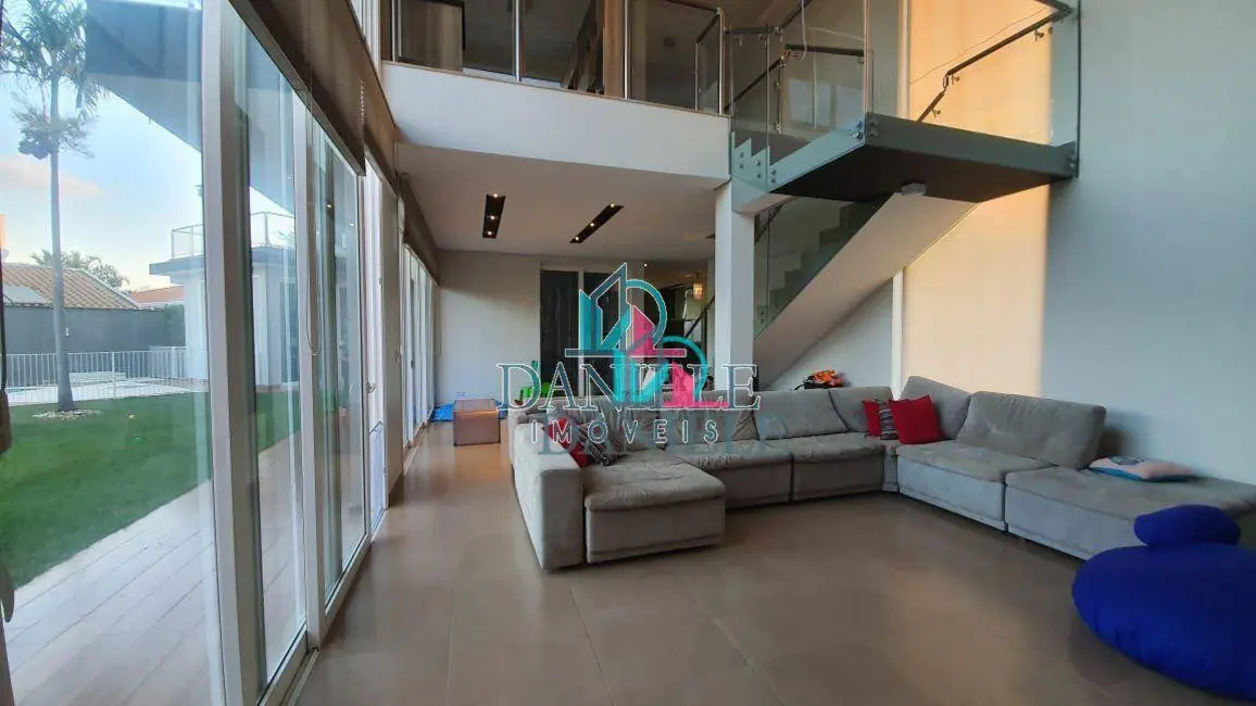 Casa de Condomínio com 3 quartos à venda, 825m2 em Parque Residencial Damha, Araraquara - SP - imagem 6 Foto 6 de Casa de Condomínio com 3 quartos à venda, 825m2 em Parque Residencial Damha, Araraquara - SP