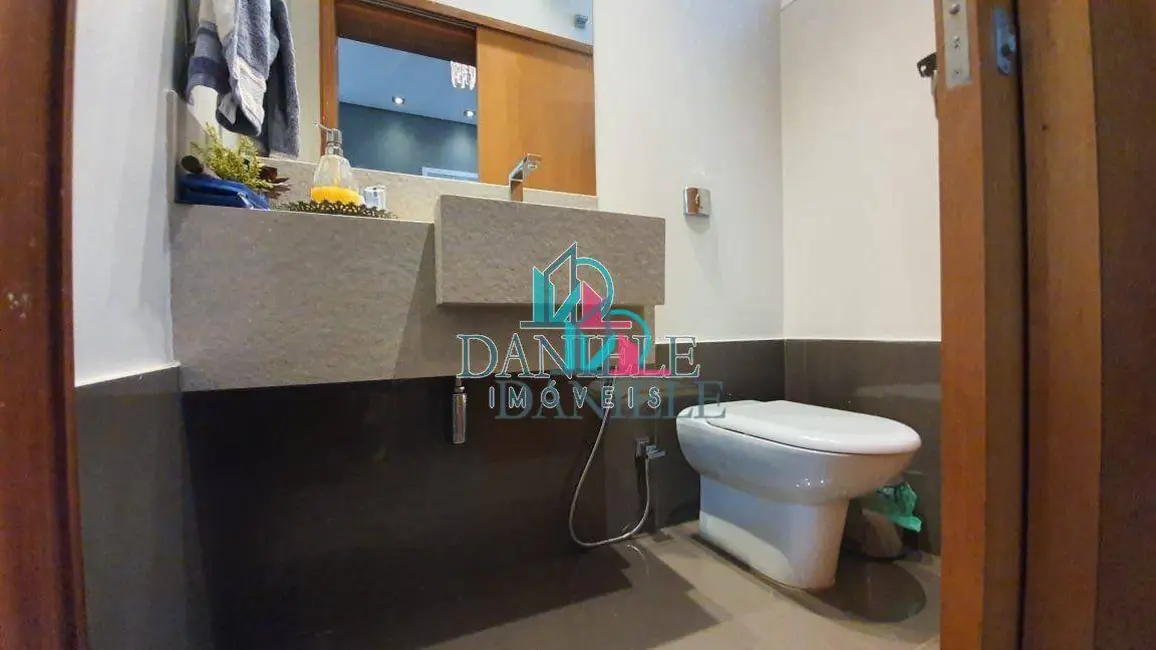 Casa de Condomínio com 3 quartos à venda, 825m2 em Parque Residencial Damha, Araraquara - SP - imagem 8 Foto 8 de Casa de Condomínio com 3 quartos à venda, 825m2 em Parque Residencial Damha, Araraquara - SP