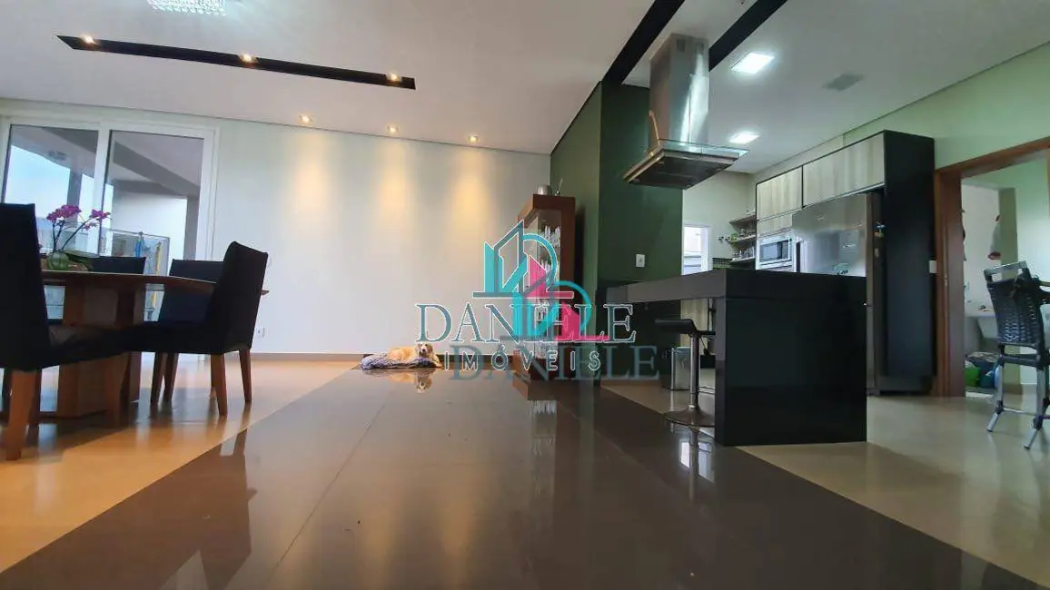 Casa de Condomínio com 3 quartos à venda, 825m2 em Parque Residencial Damha, Araraquara - SP - imagem 7 Foto 7 de Casa de Condomínio com 3 quartos à venda, 825m2 em Parque Residencial Damha, Araraquara - SP