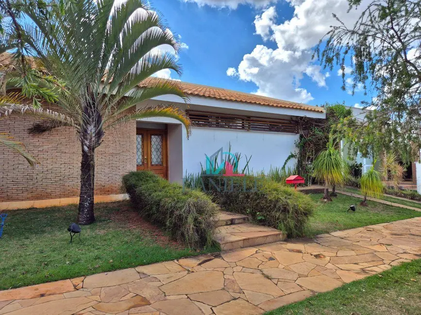 Foto 1 de Casa de Condomínio com 4 quartos à venda, 480m2 em Parque Residencial Damha, Araraquara - SP