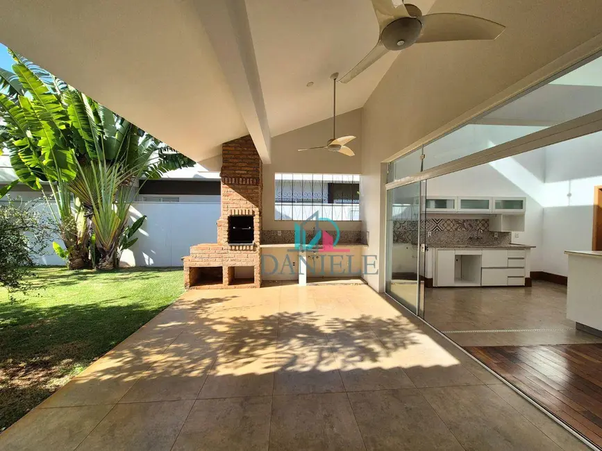 Foto 2 de Casa de Condomínio com 4 quartos à venda, 480m2 em Parque Residencial Damha, Araraquara - SP