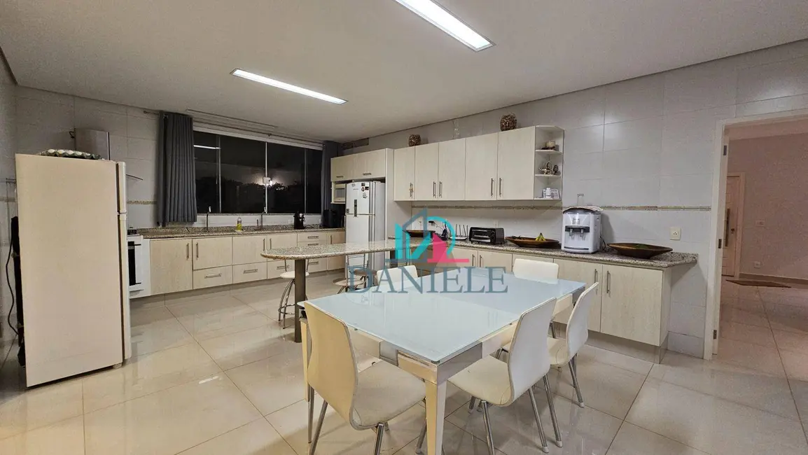 Casa de Condomínio com 4 quartos à venda, 490m2 em Parque Residencial Damha, Araraquara - SP - imagem 9 Foto 9 de Casa de Condomínio com 4 quartos à venda, 490m2 em Parque Residencial Damha, Araraquara - SP