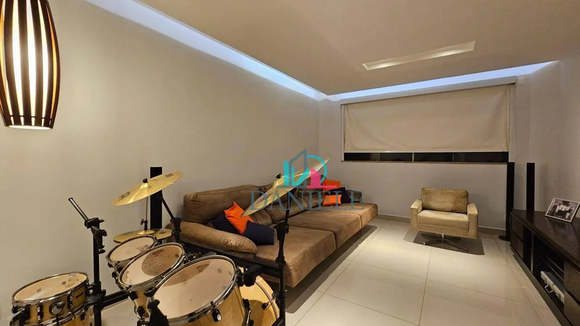 Casa de Condomínio com 4 quartos à venda, 490m2 em Parque Residencial Damha, Araraquara - SP - imagem 5 Foto 5 de Casa de Condomínio com 4 quartos à venda, 490m2 em Parque Residencial Damha, Araraquara - SP