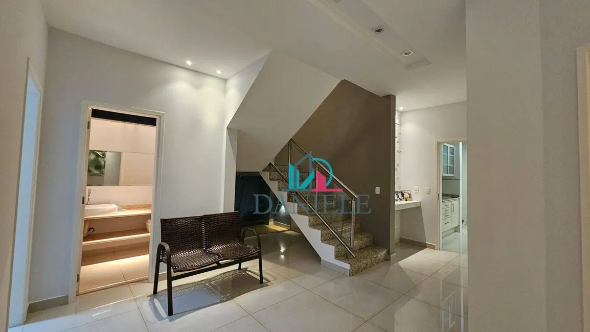 Casa de Condomínio com 4 quartos à venda, 490m2 em Parque Residencial Damha, Araraquara - SP - imagem 2 Foto 2 de Casa de Condomínio com 4 quartos à venda, 490m2 em Parque Residencial Damha, Araraquara - SP