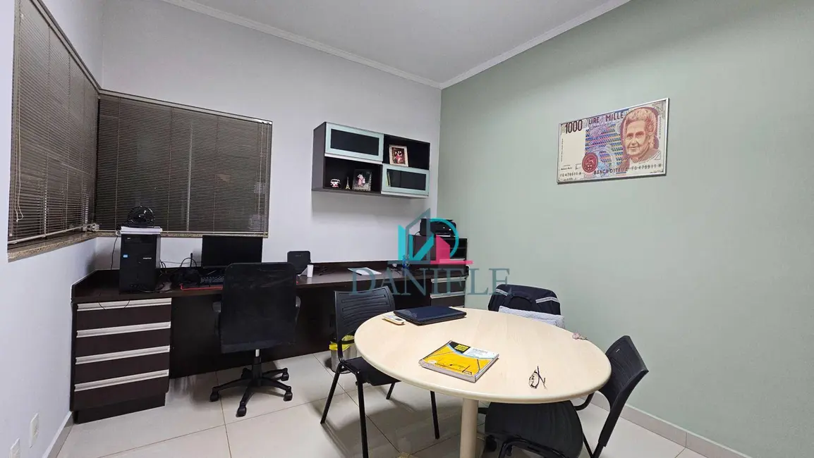 Casa de Condomínio com 4 quartos à venda, 490m2 em Parque Residencial Damha, Araraquara - SP - imagem 3 Foto 3 de Casa de Condomínio com 4 quartos à venda, 490m2 em Parque Residencial Damha, Araraquara - SP