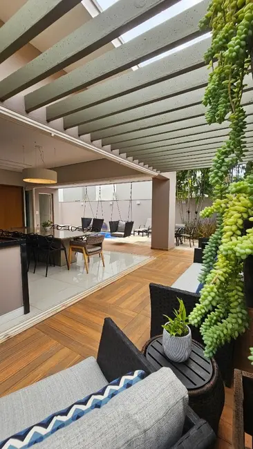 Casa de Condomínio com 3 quartos à venda, 425m2 em Parque Residencial Damha, Araraquara - SP - imagem 6 Foto 6 de Casa de Condomínio com 3 quartos à venda, 425m2 em Parque Residencial Damha, Araraquara - SP