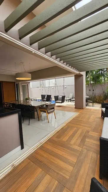Casa de Condomínio com 3 quartos à venda, 425m2 em Parque Residencial Damha, Araraquara - SP - imagem 5 Foto 5 de Casa de Condomínio com 3 quartos à venda, 425m2 em Parque Residencial Damha, Araraquara - SP