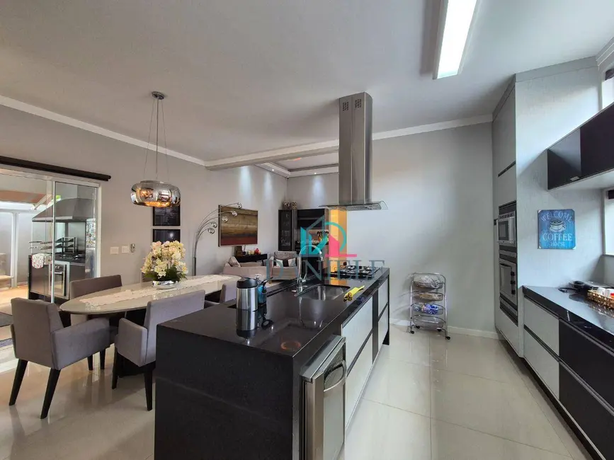 Foto 4 de Casa de Condomínio com 3 quartos à venda e para alugar, 405m2 em Parque Residencial Damha, Araraquara - SP