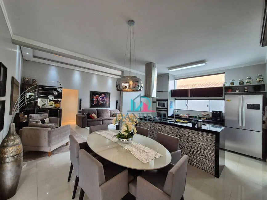 Foto 7 de Casa de Condomínio com 3 quartos à venda e para alugar, 405m2 em Parque Residencial Damha, Araraquara - SP