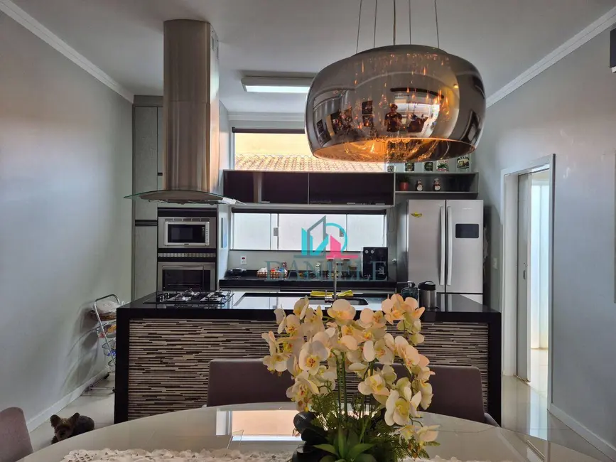 Foto 6 de Casa de Condomínio com 3 quartos à venda e para alugar, 405m2 em Parque Residencial Damha, Araraquara - SP