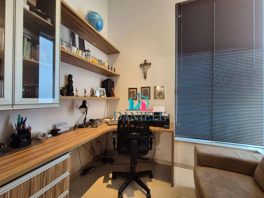 Casa de Condomínio com 3 quartos à venda, 283m2 em Parque Residencial Damha, Araraquara - SP - imagem 6 Foto 6 de Casa de Condomínio com 3 quartos à venda, 283m2 em Parque Residencial Damha, Araraquara - SP