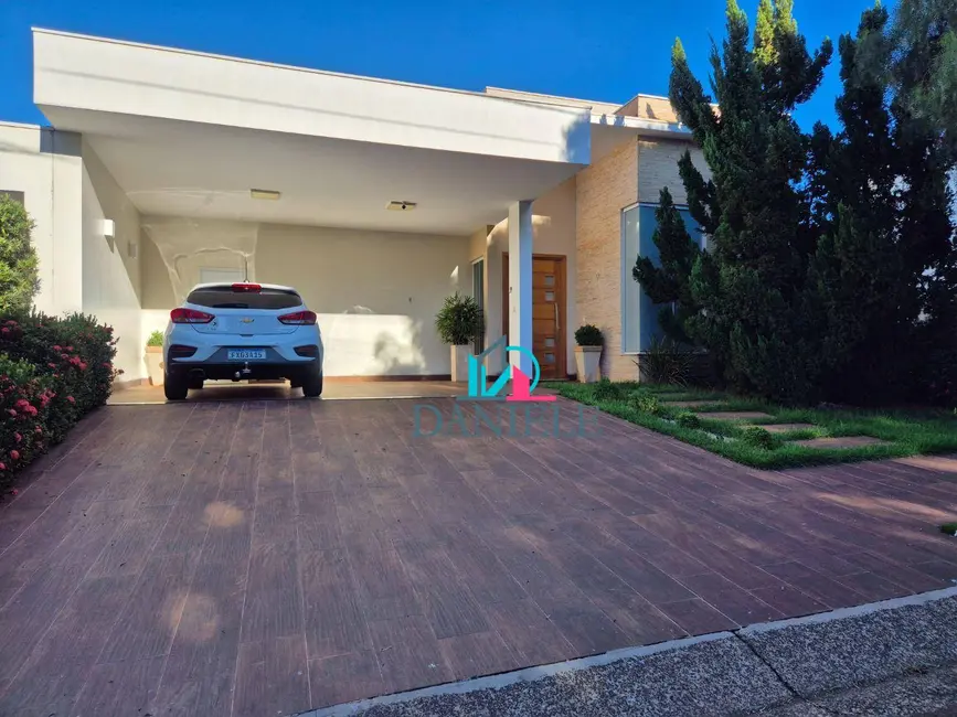 Casa de Condomínio com 3 quartos à venda, 283m2 em Parque Residencial Damha, Araraquara - SP - imagem 2 Foto 2 de Casa de Condomínio com 3 quartos à venda, 283m2 em Parque Residencial Damha, Araraquara - SP