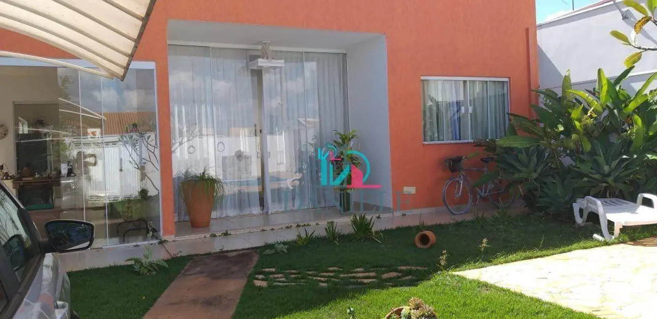 Foto 2 de Casa de Condomínio com 2 quartos à venda, 280m2 em Jardim dos Flamboyants, Araraquara - SP