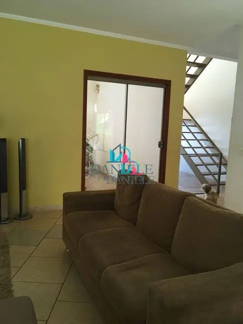 Foto 6 de Casa de Condomínio com 3 quartos à venda, 700m2 em Portal das Araucárias, Araraquara - SP