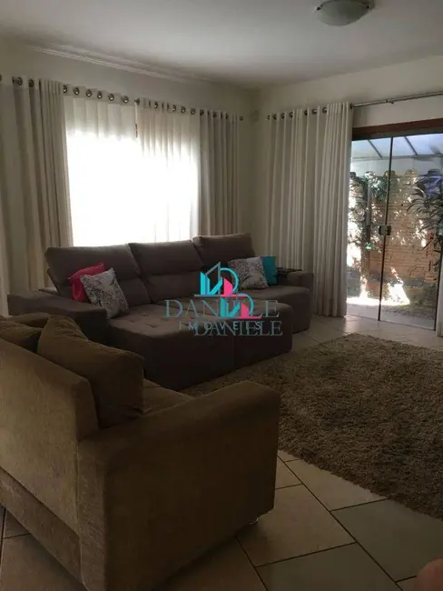 Foto 5 de Casa de Condomínio com 3 quartos à venda, 700m2 em Portal das Araucárias, Araraquara - SP