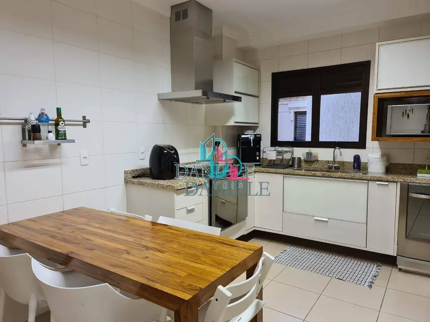 Apartamento com 3 quartos à venda, 145m2 em Centro, Araraquara - SP - imagem 9 Foto 9 de Apartamento com 3 quartos à venda, 145m2 em Centro, Araraquara - SP