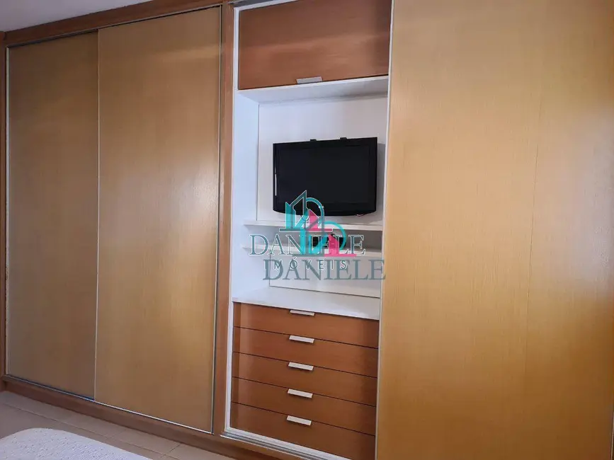 Apartamento com 3 quartos à venda, 145m2 em Centro, Araraquara - SP - imagem 8 Foto 8 de Apartamento com 3 quartos à venda, 145m2 em Centro, Araraquara - SP