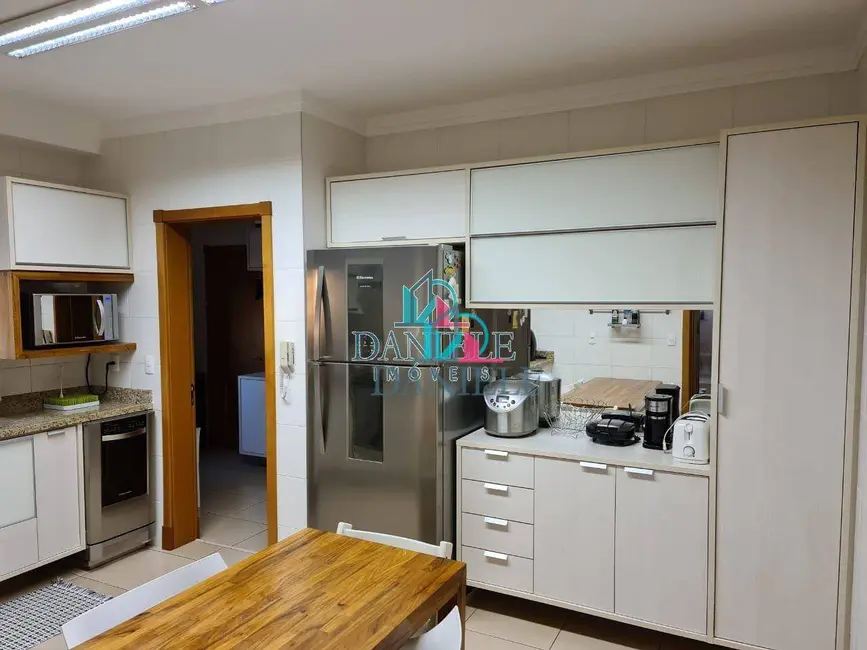 Apartamento com 3 quartos à venda, 145m2 em Centro, Araraquara - SP - imagem 5 Foto 5 de Apartamento com 3 quartos à venda, 145m2 em Centro, Araraquara - SP