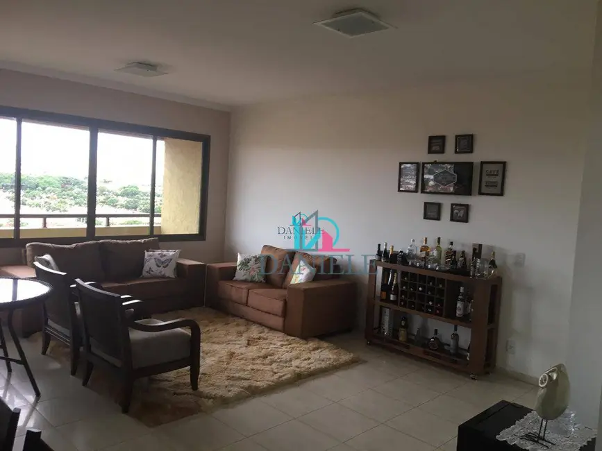 Apartamento com 3 quartos à venda, 339m2 em Centro, Araraquara - SP - imagem 4 Foto 4 de Apartamento com 3 quartos à venda, 339m2 em Centro, Araraquara - SP