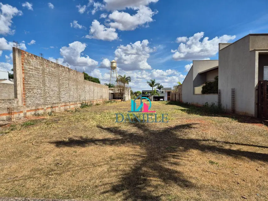 Foto 1 de Terreno / Lote à venda, 360m2 em Vila Xavier (Vila Xavier), Araraquara - SP