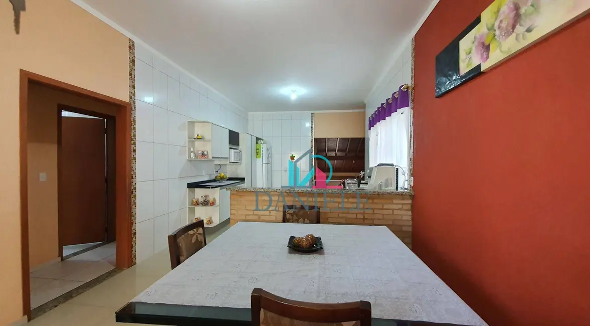 Casa com 3 quartos à venda, 351m2 em Jardim Santa Angelina, Araraquara - SP - imagem 3 Foto 3 de Casa com 3 quartos à venda, 351m2 em Jardim Santa Angelina, Araraquara - SP