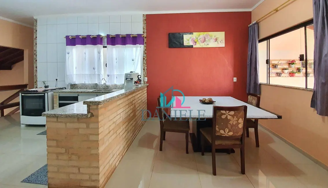 Casa com 3 quartos à venda, 351m2 em Jardim Santa Angelina, Araraquara - SP - imagem 2 Foto 2 de Casa com 3 quartos à venda, 351m2 em Jardim Santa Angelina, Araraquara - SP
