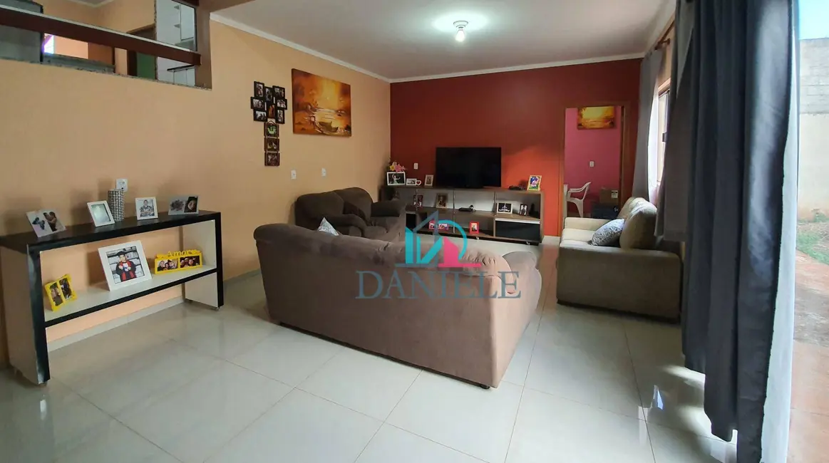 Casa com 3 quartos à venda, 351m2 em Jardim Santa Angelina, Araraquara - SP - imagem 9 Foto 9 de Casa com 3 quartos à venda, 351m2 em Jardim Santa Angelina, Araraquara - SP