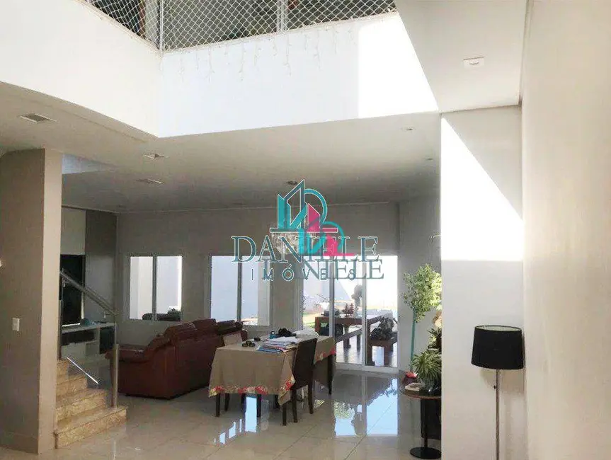 Casa de Condomínio com 4 quartos à venda, 561m2 em Jardim Salto Grande, Araraquara - SP - imagem 4 Foto 4 de Casa de Condomínio com 4 quartos à venda, 561m2 em Jardim Salto Grande, Araraquara - SP