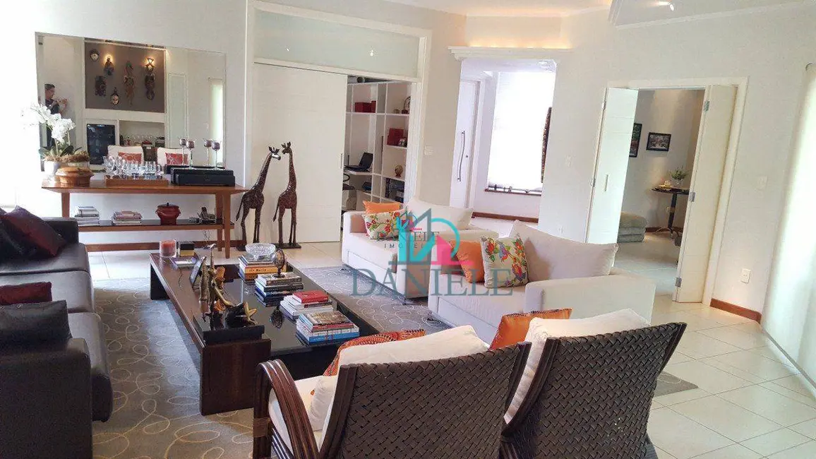 Foto 2 de Casa de Condomínio com 4 quartos à venda, 1250m2 em Jardim Vale das Rosas, Araraquara - SP