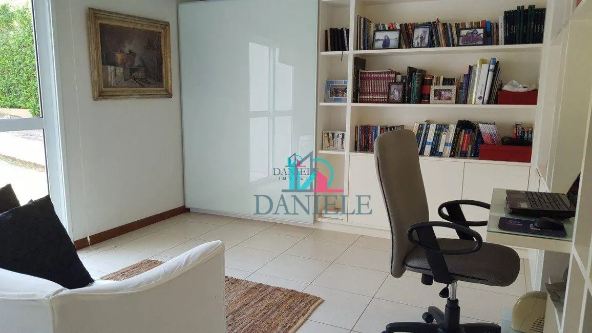 Casa de Condomínio com 4 quartos à venda, 1250m2 em Jardim Vale das Rosas, Araraquara - SP - imagem 9 Foto 9 de Casa de Condomínio com 4 quartos à venda, 1250m2 em Jardim Vale das Rosas, Araraquara - SP