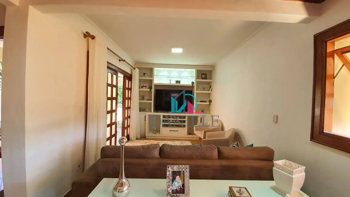 Casa de Condomínio com 3 quartos à venda, 552m2 em Jardim Zavanella, Araraquara - SP - imagem 5 Foto 5 de Casa de Condomínio com 3 quartos à venda, 552m2 em Jardim Zavanella, Araraquara - SP