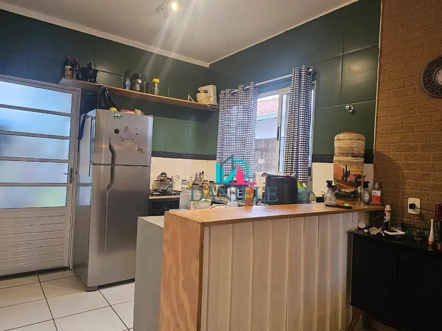 Casa de Condomínio com 3 quartos à venda, 265m2 em Jardim Maria Luiza IV, Araraquara - SP - imagem 2 Foto 2 de Casa de Condomínio com 3 quartos à venda, 265m2 em Jardim Maria Luiza IV, Araraquara - SP